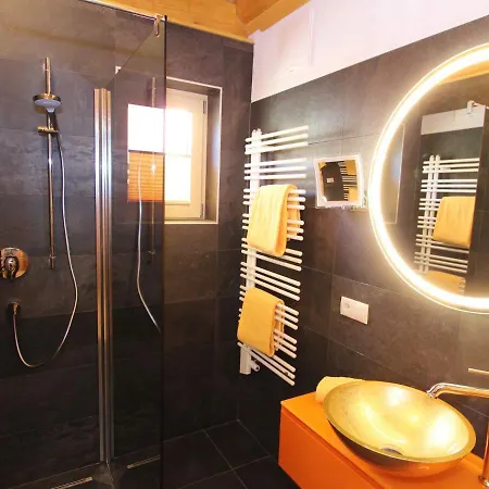 Chalet In With Bubble Bath, Sauna, Balcony, Terrace Kaprun